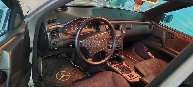 Mercedes E 240 1998, 358,900 km - 2.4 l - Bakı