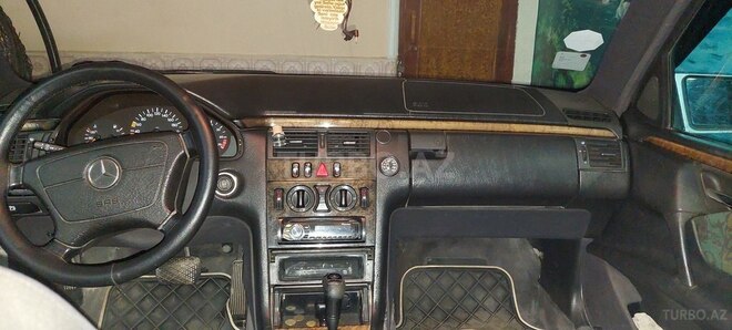 Mercedes E 240 1998, 358,900 km - 2.4 l - Bakı