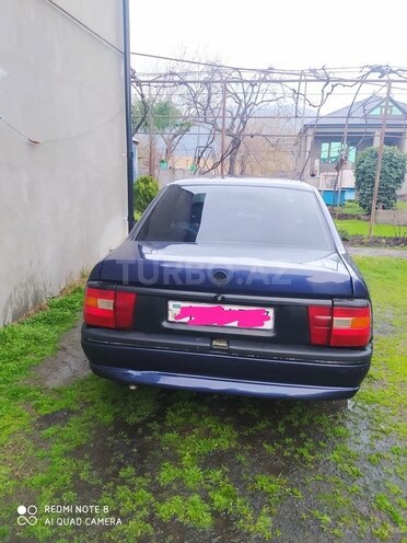 Opel Vectra 1995, 560,000 km - 1.8 l - Zaqatala