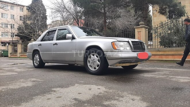 Mercedes E 220 1993, 458,632 km - 2.2 l - Bakı