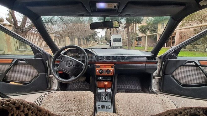 Mercedes E 220 1993, 458,632 km - 2.2 l - Bakı