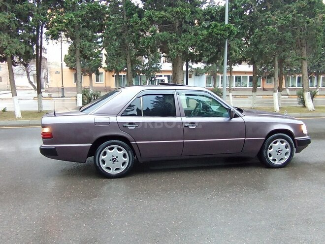 Mercedes E 220 1992, 321,450 km - 2.2 l - Sumqayıt