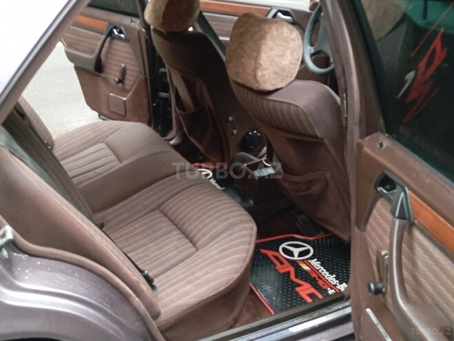 Mercedes E 220 1992, 321,450 km - 2.2 l - Sumqayıt