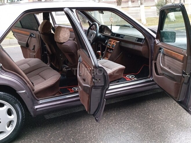 Mercedes E 220 1992, 321,450 km - 2.2 l - Sumqayıt