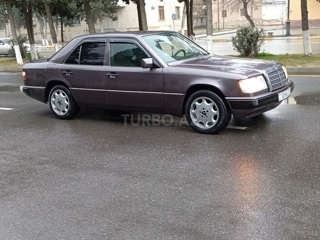 Mercedes E 220 1992, 321,450 km - 2.2 l - Sumqayıt
