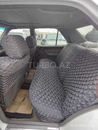 Mercedes E 200 1992, 366,000 km - 2.0 l - Bakı