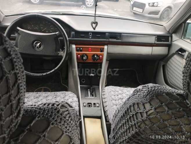 Mercedes E 200 1992, 366,000 km - 2.0 l - Bakı