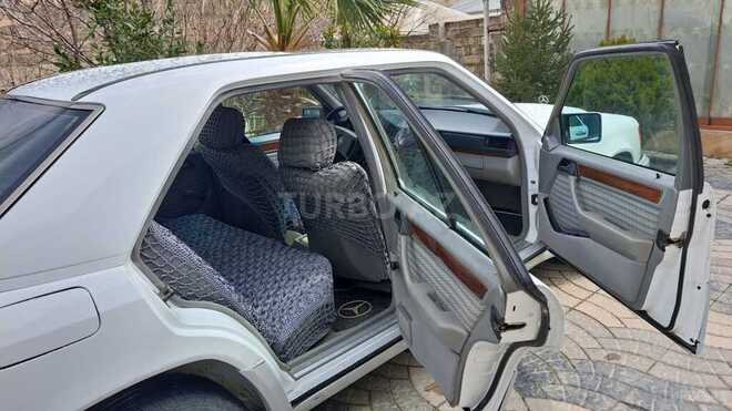 Mercedes E 200 1992, 366,000 km - 2.0 l - Bakı