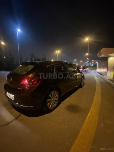 Opel Astra 2015, 142,562 km - 1.4 л - Bakı