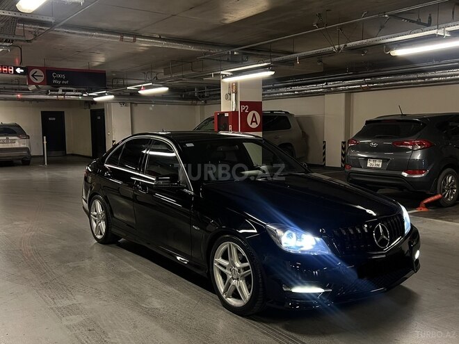 Mercedes C 250 2011, 320,000 km - 1.8 л - Bakı