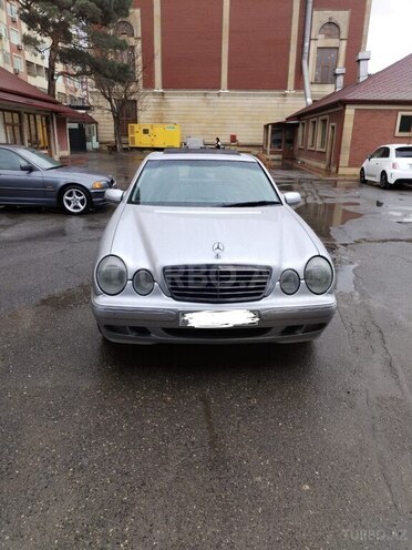Mercedes E 240 2001, 262,818 km - 2.4 l - Bakı