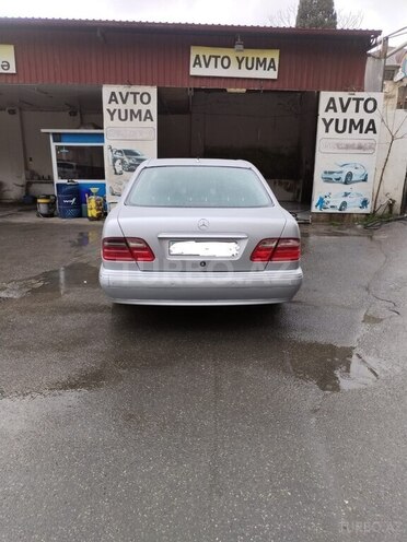 Mercedes E 240 2001, 262,818 km - 2.4 l - Bakı