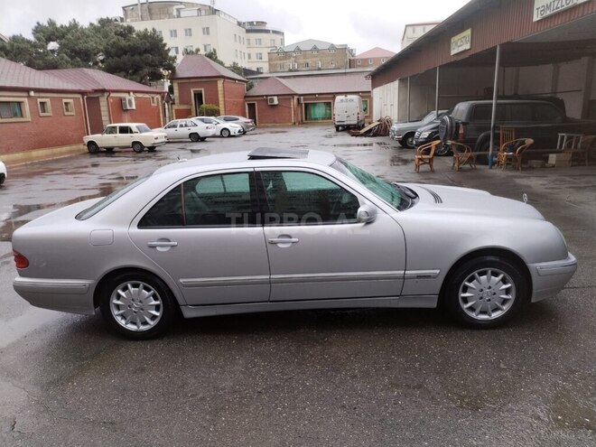 Mercedes E 240 2001, 262,818 km - 2.4 l - Bakı