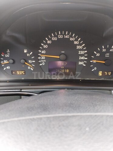 Mercedes E 240 2001, 262,818 km - 2.4 l - Bakı
