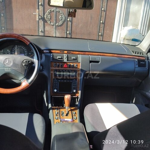 Mercedes E 270 2000, 527,854 km - 2.7 l - Qazax