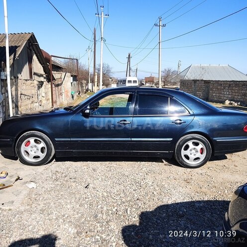 Mercedes E 270 2000, 527,854 km - 2.7 l - Qazax