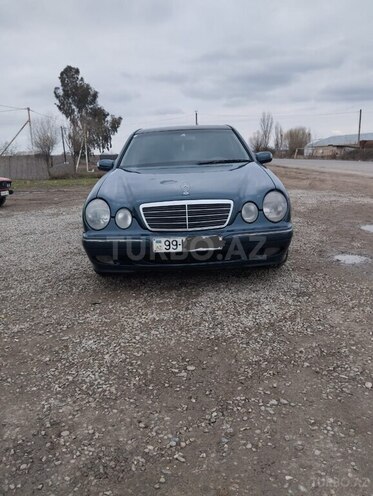 Mercedes E 220 2000, 389,000 km - 2.2 l - Sabirabad