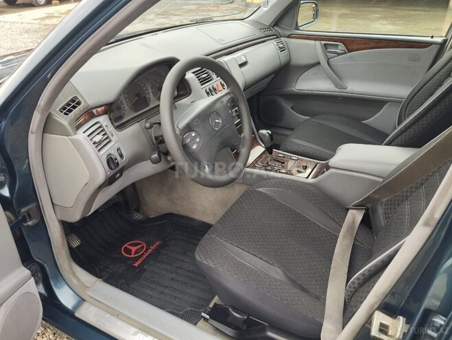 Mercedes E 220 2000, 389,000 km - 2.2 l - Sabirabad