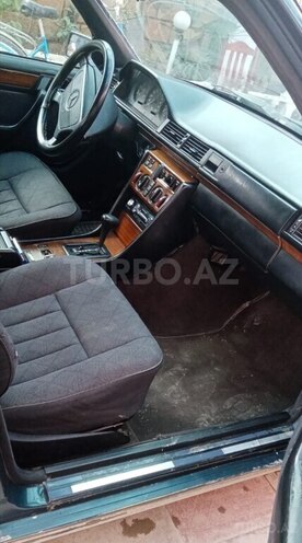 Mercedes E 220 1994, 220,000 km - 2.2 l - Bakı