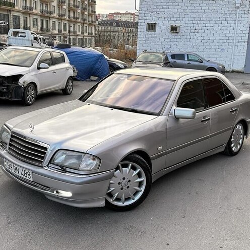 Mercedes C 220 1997, 330,000 km - 2.2 l - Bakı