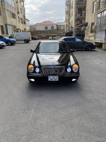 Mercedes E 320 2001, 210,000 km - 3.2 l - Bakı