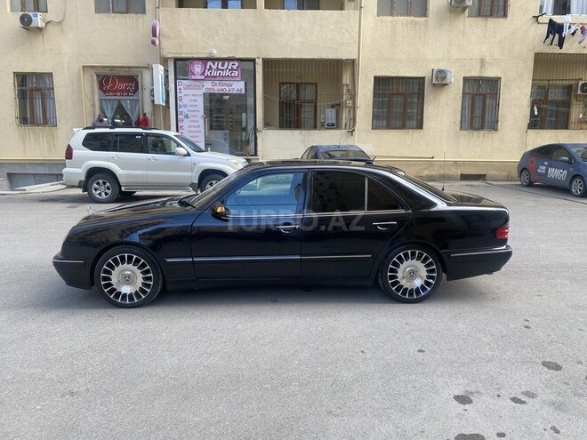 Mercedes E 320 2001, 210,000 km - 3.2 l - Bakı
