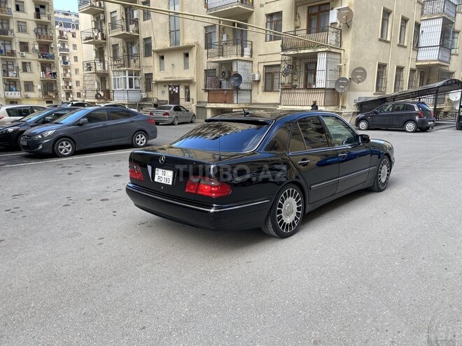 Mercedes E 320 2001, 210,000 km - 3.2 l - Bakı