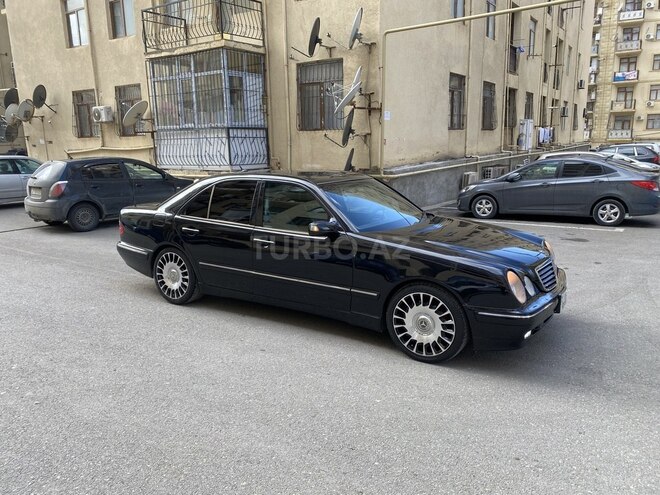 Mercedes E 320 2001, 210,000 km - 3.2 l - Bakı