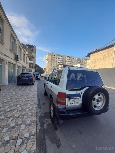 Mitsubishi Pajero io 1998, 300,000 km - 1.8 l - Bakı