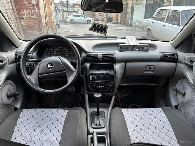Opel Astra 1993, 228,000 km - 1.8 л - Bakı