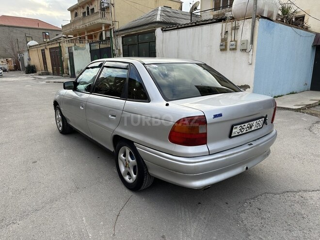 Opel Astra 1993, 228,000 km - 1.8 л - Bakı