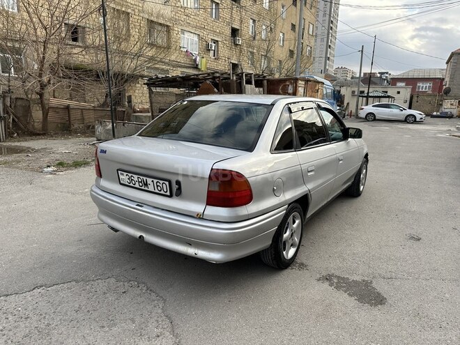 Opel Astra 1993, 228,000 km - 1.8 л - Bakı