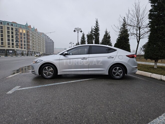 Hyundai Elantra 2016, 127,000 km - 1.6 л - Bakı