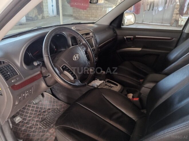 Hyundai Santa Fe 2011, 143,000 km - 2.0 l - Salyan