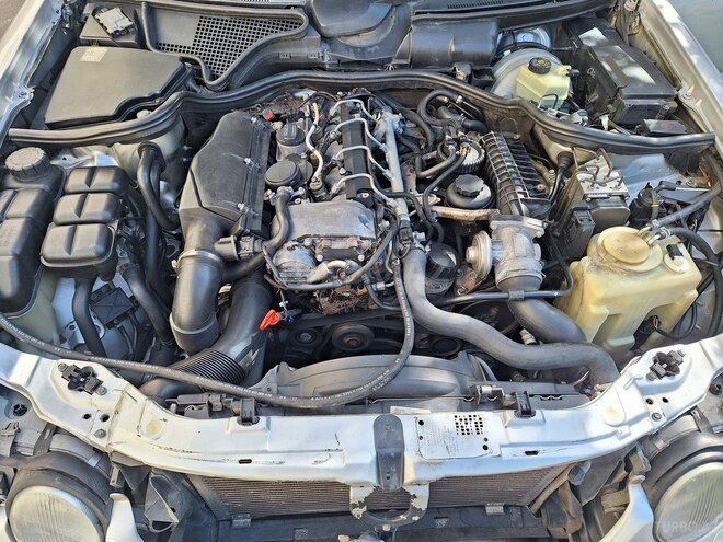 Mercedes E 220 2000, 425,618 km - 2.2 l - Bakı