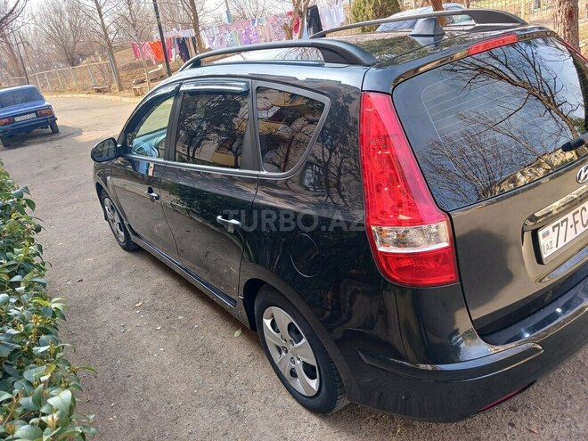 Hyundai i30 2010, 121,000 km - 1.4 l - Naftalan