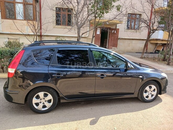 Hyundai i30 2010, 121,000 km - 1.4 l - Naftalan