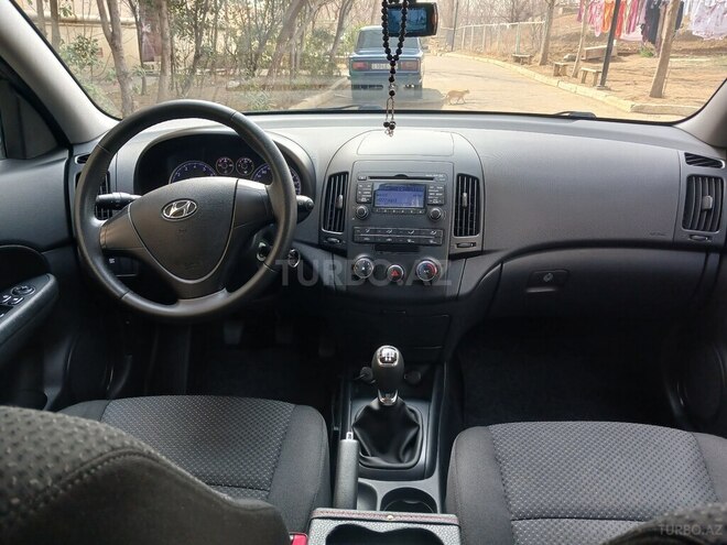 Hyundai i30 2010, 121,000 km - 1.4 l - Naftalan