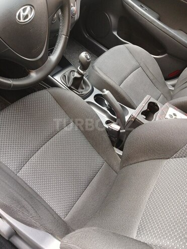 Hyundai i30 2010, 121,000 km - 1.4 l - Naftalan