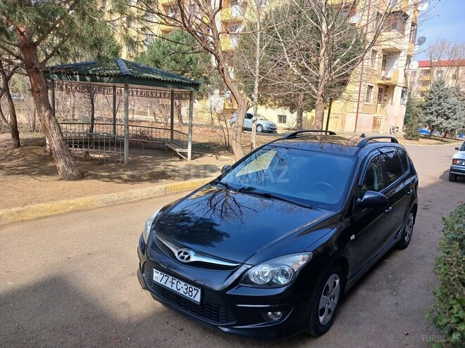 Hyundai i30 2010, 121,000 km - 1.4 l - Naftalan