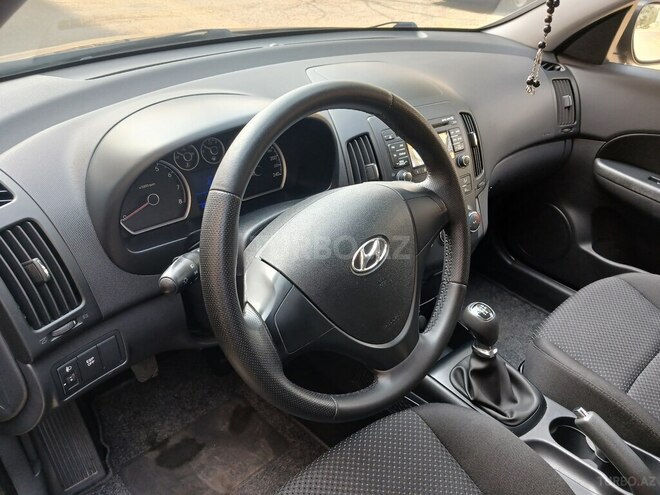 Hyundai i30 2010, 121,000 km - 1.4 l - Naftalan