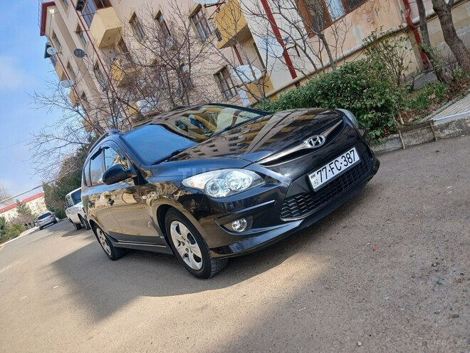 Hyundai i30 2010, 121,000 km - 1.4 l - Naftalan