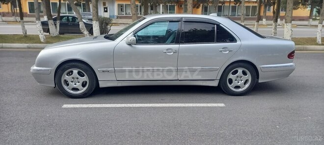 Mercedes E 270 2001, 400,000 km - 2.7 l - Bakı