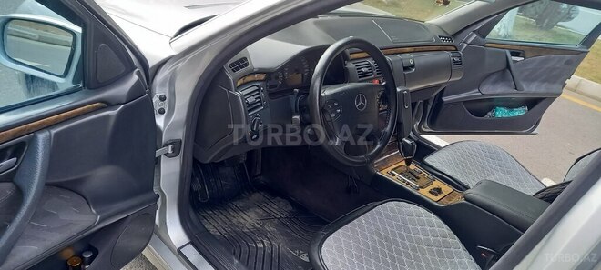 Mercedes E 270 2001, 400,000 km - 2.7 l - Bakı