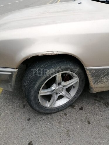 Mercedes E 260 1995, 400,000 km - 2.6 л - Bakı