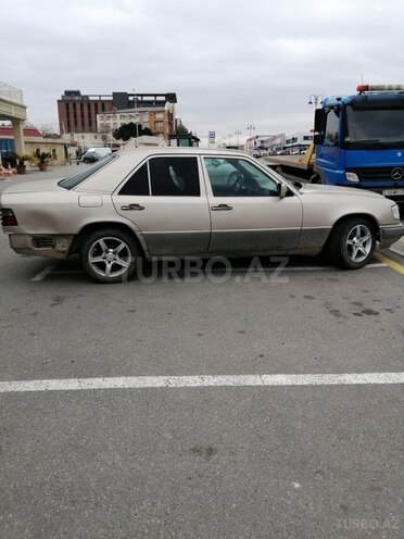 Mercedes E 260 1995, 400,000 km - 2.6 л - Bakı