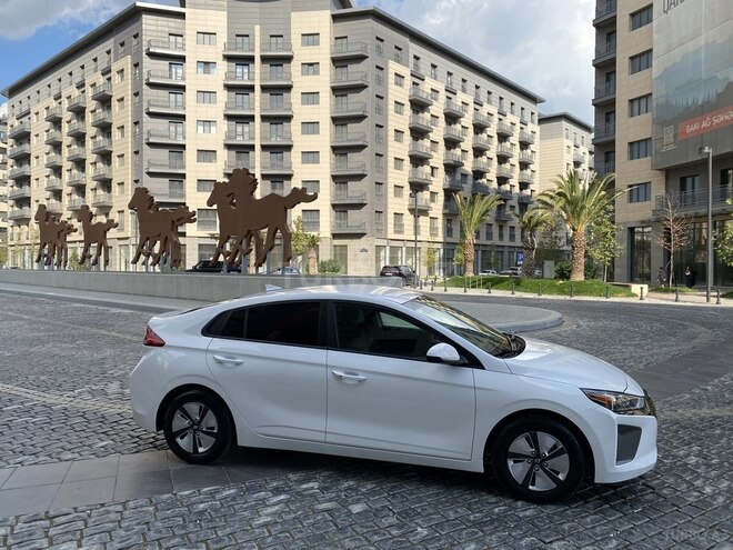 Hyundai IONIQ 2017, 52,000 km - 1.6 l - Bakı