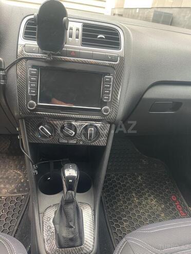 Volkswagen Polo 2018, 207,500 km - 1.6 l - Bakı