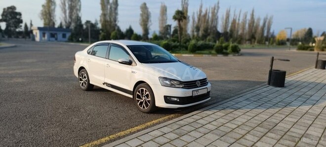 Volkswagen Polo 2018, 207,500 km - 1.6 l - Bakı