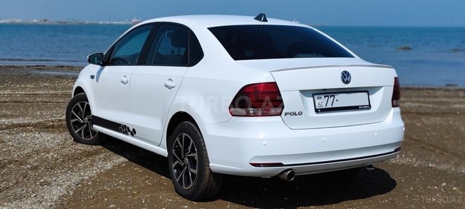 Volkswagen Polo 2018, 207,500 km - 1.6 l - Bakı